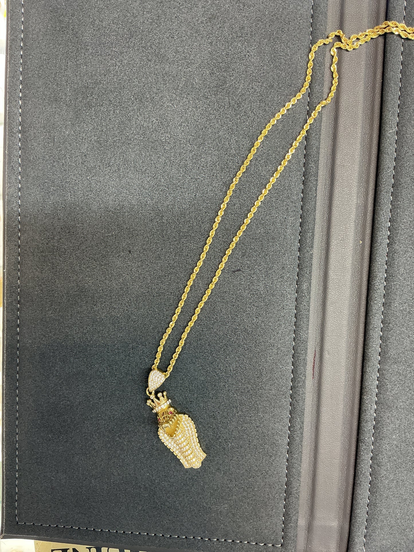 10k gold chain and pendent